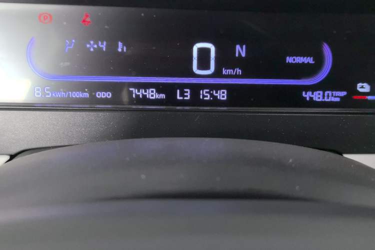 Used Geely Galaxy Panda 2025 210km Panda Kart Odometer Close Up