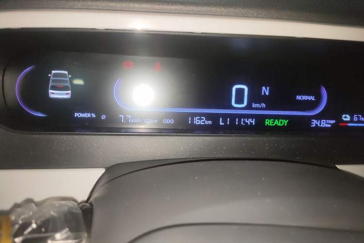 Used Geely Galaxy Panda 2025 210km Panda Rider Odometer Close Up
