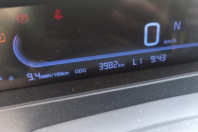 Used Geely Galaxy Panda 2025 210 km – Yuanqi Bear Odometer Close Up