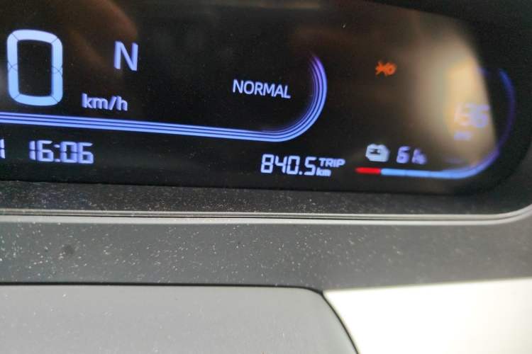 Used Geely Galaxy Panda 2025 210km Panda Rider Odometer Close Up