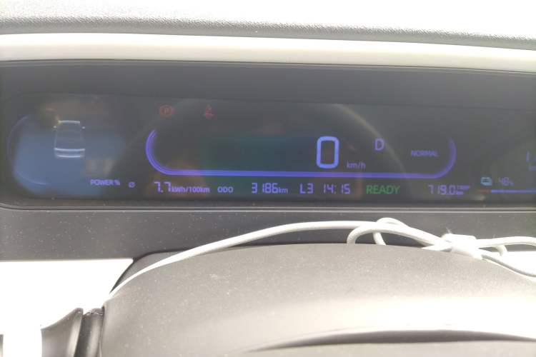 Used Geely Galaxy Panda 2025 210km Panda Kart Odometer Close Up