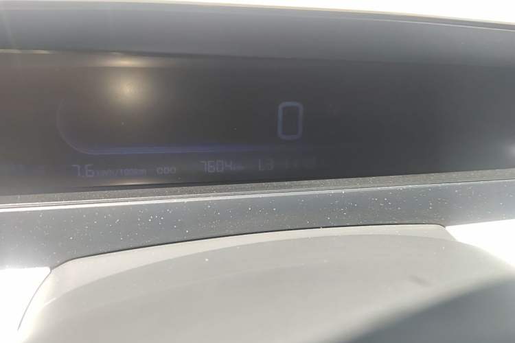 Used Geely Galaxy Panda 2025 210km Panda Kart Odometer Close Up