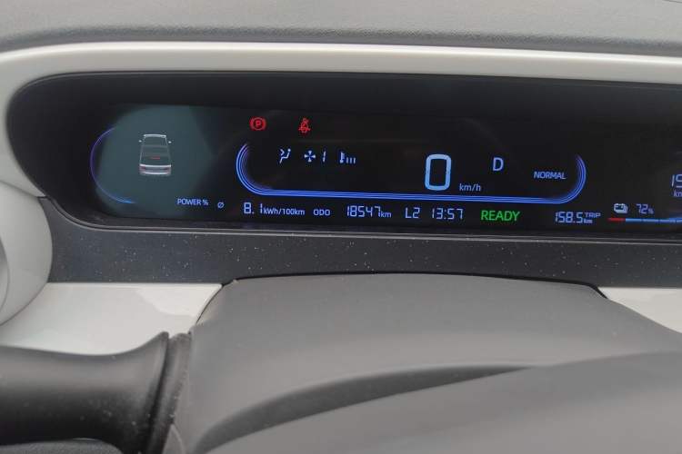 Used Geely Galaxy Panda 2025 210 km – Yuanqi Bear Odometer Close Up