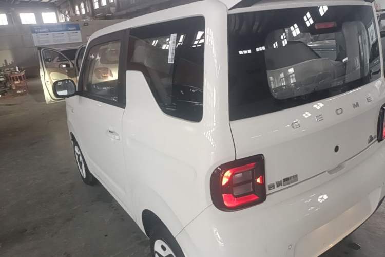 Used Geely Galaxy Panda 2025 210 km – Yuanqi Bear Rear Left 45 Deg