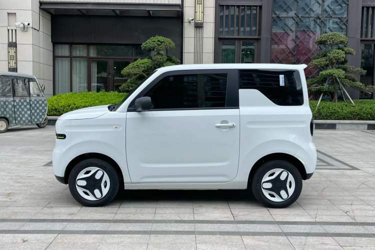 Used Geely Galaxy Panda 2025 210 km – Yuanqi Bear Rear Left 45 Deg