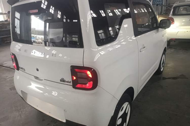 Used Geely Galaxy Panda 2025 210 km – Yuanqi Bear Rear Right 45 Deg