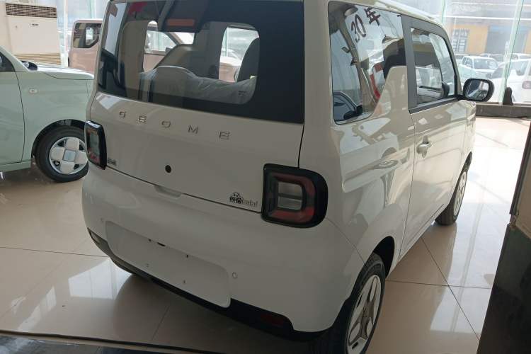 Used Geely Galaxy Panda 2025 210 km – Yuanqi Bear Rear Right 45 Deg