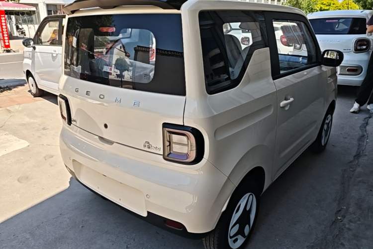 Used Geely Galaxy Panda 2025 210 km – Yuanqi Bear Rear Right 45 Deg