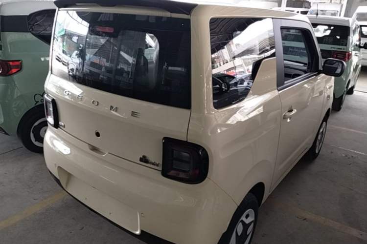 Used Geely Galaxy Panda 2025 210 km – Yuanqi Bear Rear Right 45 Deg