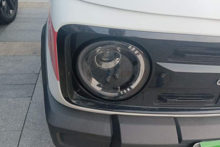 Used Geely Galaxy Panda 2025 210km Panda Rider Right Front Headlight