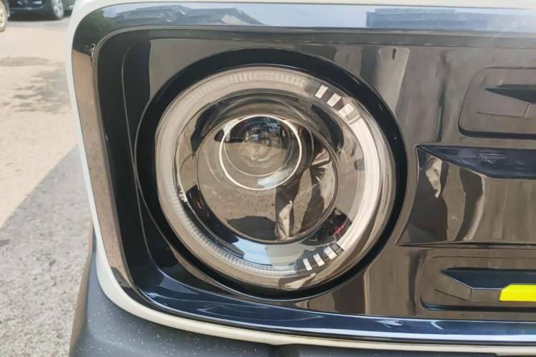 Used Geely Galaxy Panda 2025 210km Panda Rider Right Front Headlight
