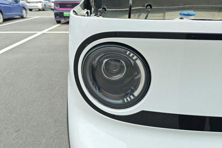 Used Geely Galaxy Panda 2025 210km Panda Kart Right Front Headlight