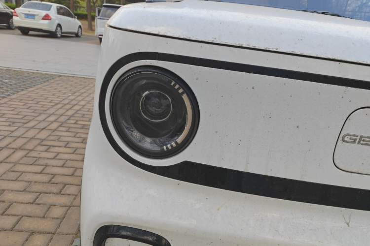 Used Geely Galaxy Panda 2025 210km Panda Kart Right Front Headlight