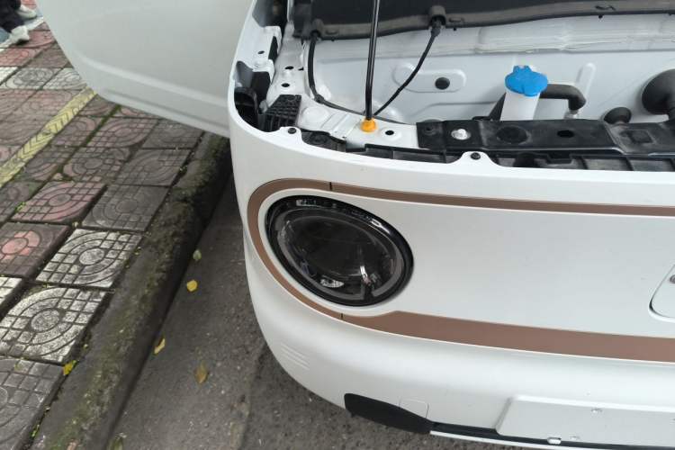 Used Geely Galaxy Panda 2025 210 km – Yuanqi Bear Right Front Headlight