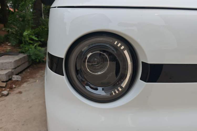 Used Geely Galaxy Panda 2025 210 km – Yuanqi Bear Right Front Headlight