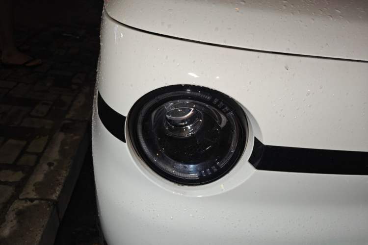 Used Geely Galaxy Panda 2025 210 km – Yuanqi Bear Right Front Headlight