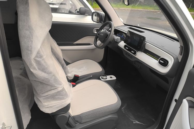 Used Geely Galaxy Panda 2025 210 km – Yuanqi Bear Right Front Seat