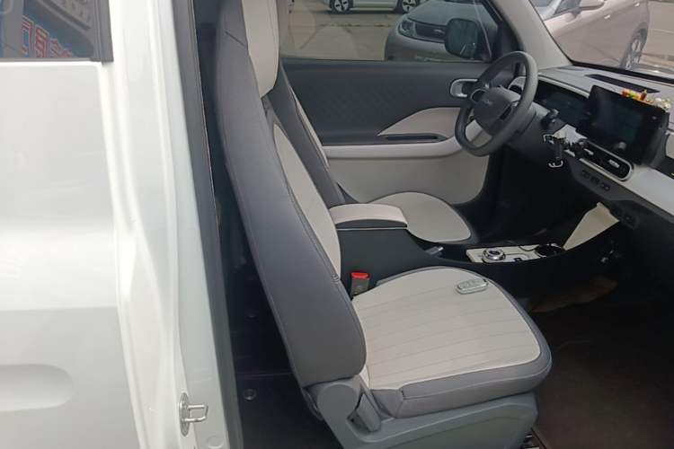 Used Geely Galaxy Panda 2025 210km Panda Kart Right Front Seat