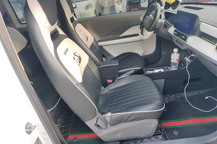 Used Geely Galaxy Panda 2025 210 km – Yuanqi Bear Right Front Seat