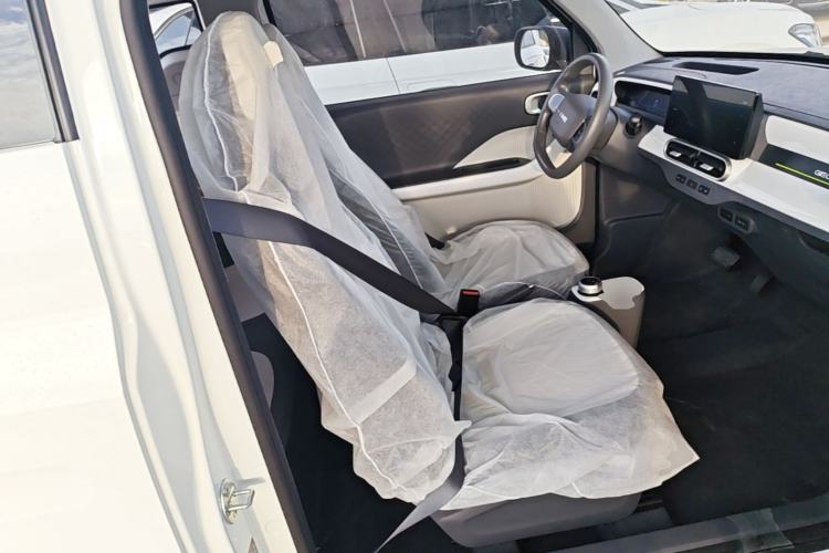 Used Geely Galaxy Panda 2025 210 km – Yuanqi Bear Right Front Seat