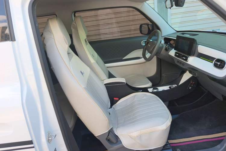 Used Geely Galaxy Panda 2025 210 km – Yuanqi Bear Right Front Seat