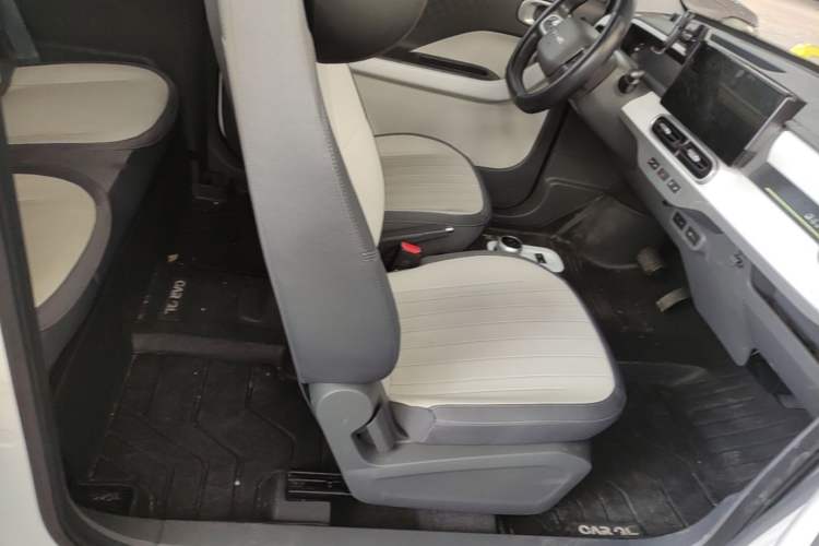 Used Geely Galaxy Panda 2025 210km Panda Rider Right Front Seat
