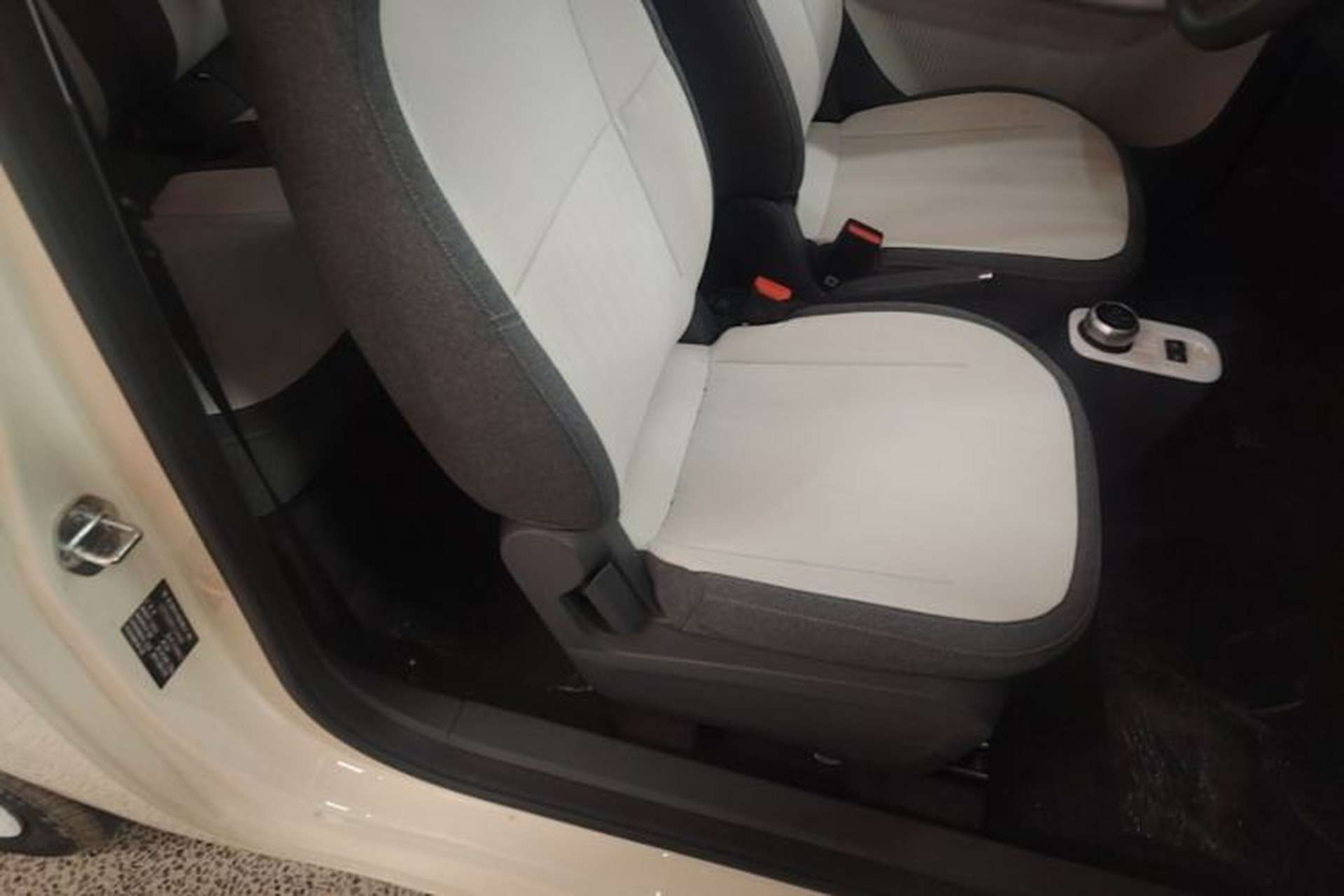 Used Geely Galaxy Panda 2025 210 km – Yuanqi Bear Right Front Seat