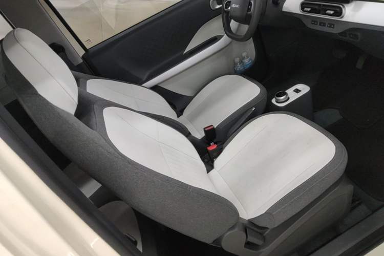 Used Geely Galaxy Panda 2025 210 km – Yuanqi Bear Right Front Seat