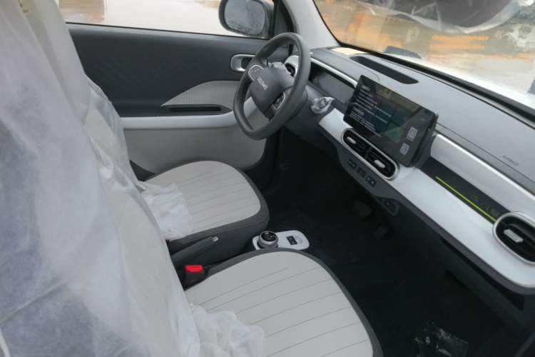 Used Geely Galaxy Panda 2025 210km Panda Kart Right Front Seat