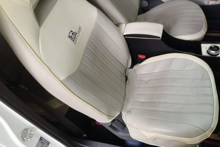 Used Geely Galaxy Panda 2025 210 km – Yuanqi Bear Right Front Seat