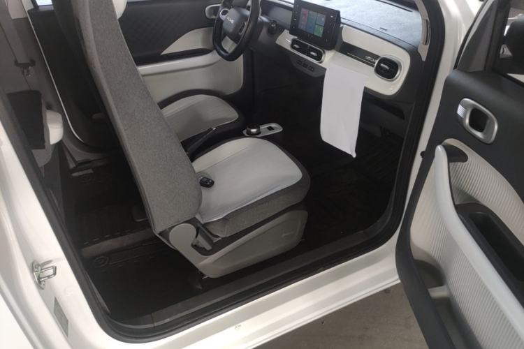 Used Geely Galaxy Panda 2025 210 km – Yuanqi Bear Right Front Seat
