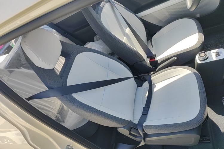Used Geely Galaxy Panda 2025 210 km – Yuanqi Bear Right Front Seat
