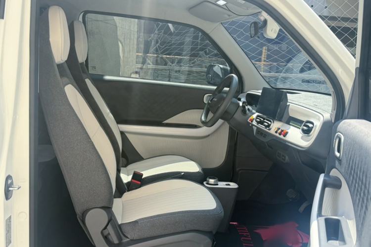 Used Geely Galaxy Panda 2025 210 km – Yuanqi Bear Right Front Seat