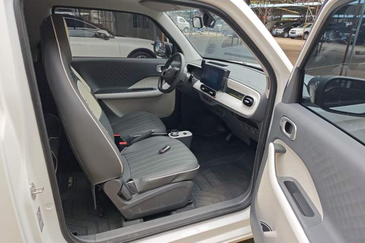 Used Geely Galaxy Panda 2025 210 km – Yuanqi Bear Right Front Seat