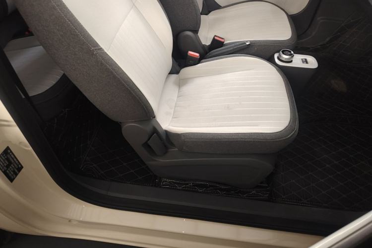 Used Geely Galaxy Panda 2025 210 km – Yuanqi Bear Right Front Seat