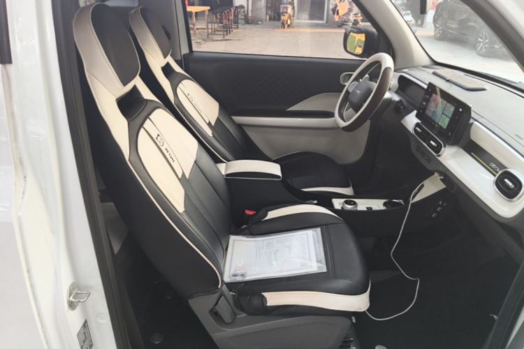 Used Geely Galaxy Panda 2025 210 km – Yuanqi Bear Right Front Seat