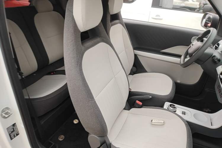 Used Geely Galaxy Panda 2025 210 km – Yuanqi Bear Right Front Seat