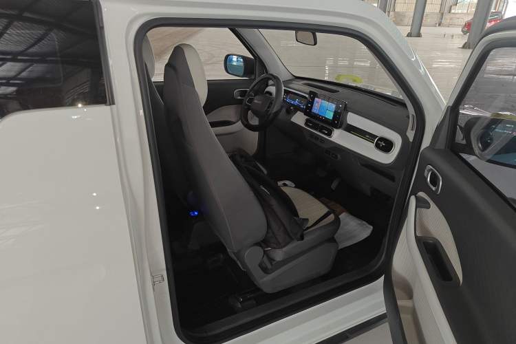 Used Geely Galaxy Panda 2025 210km Panda Rider Right Front Seat