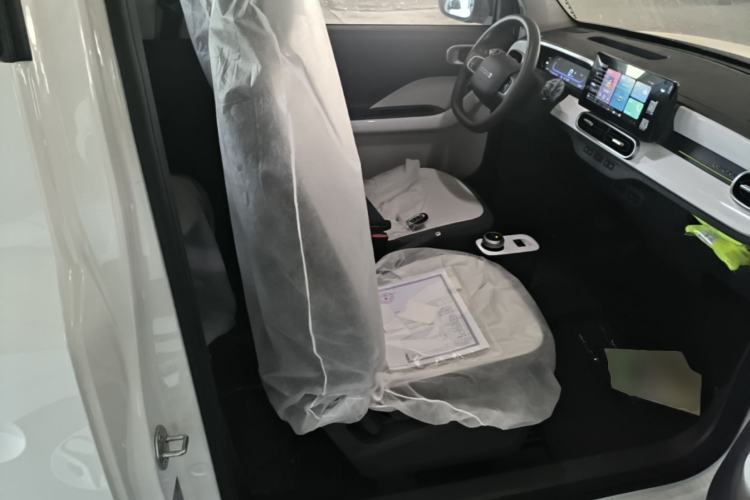 Used Geely Galaxy Panda 2025 210 km – Yuanqi Bear Right Front Seat