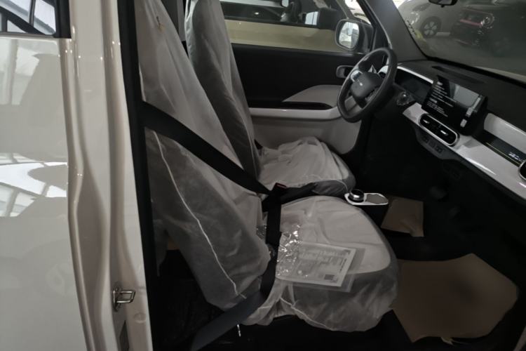 Used Geely Galaxy Panda 2025 210 km – Yuanqi Bear Right Front Seat