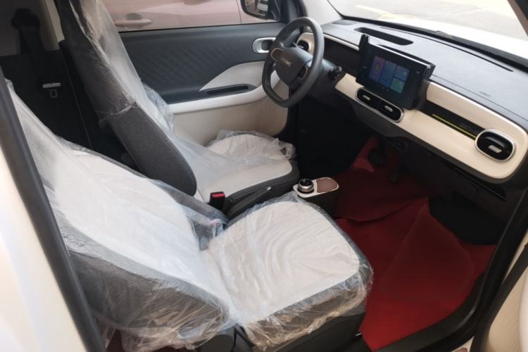 Used Geely Galaxy Panda 2025 210 km – Yuanqi Bear Right Front Seat