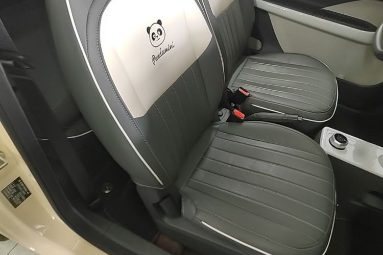 Used Geely Galaxy Panda 2025 210 km – Yuanqi Bear Right Front Seat