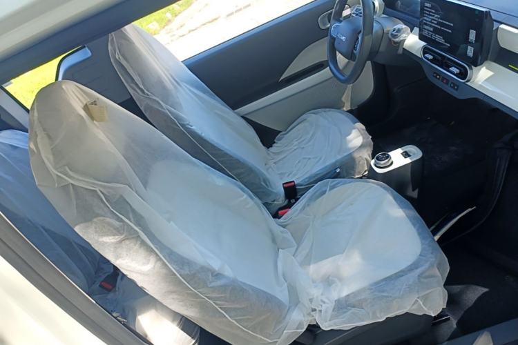 Used Geely Galaxy Panda 2025 210 km – Yuanqi Bear Right Front Seat