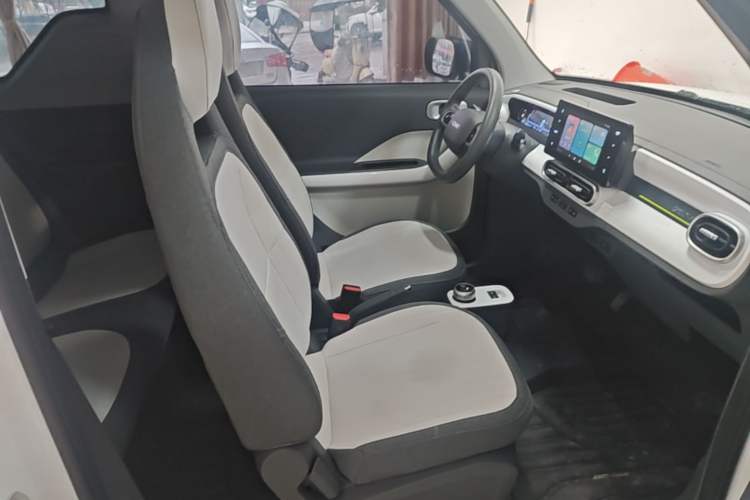 Used Geely Galaxy Panda 2025 210 km – Yuanqi Bear Right Front Seat
