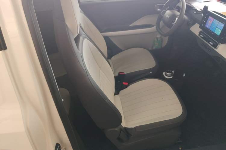 Used Geely Galaxy Panda 2025 210km Panda Kart Right Front Seat