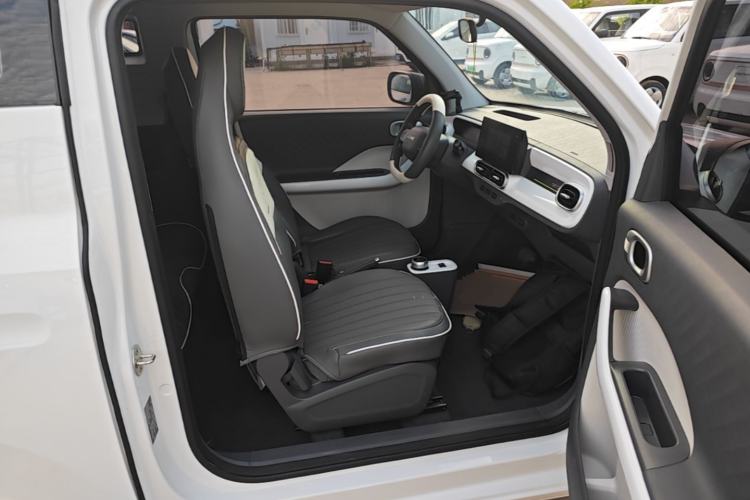 Used Geely Galaxy Panda 2025 210 km – Yuanqi Bear Right Front Seat