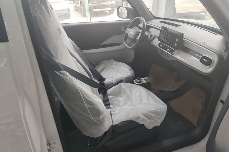 Used Geely Galaxy Panda 2025 210 km – Yuanqi Bear Right Front Seat