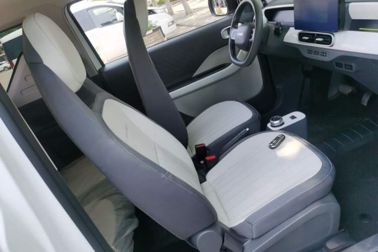 Used Geely Galaxy Panda 2025 210km Panda Kart Right Front Seat