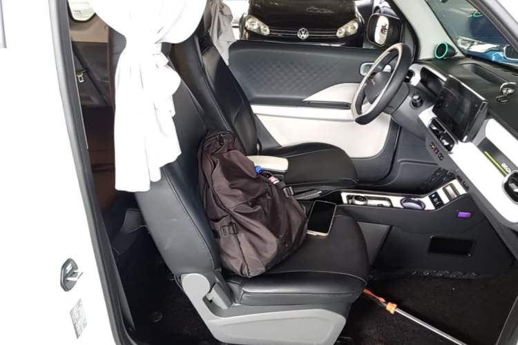 Used Geely Galaxy Panda 2025 210km Panda Rider Right Front Seat