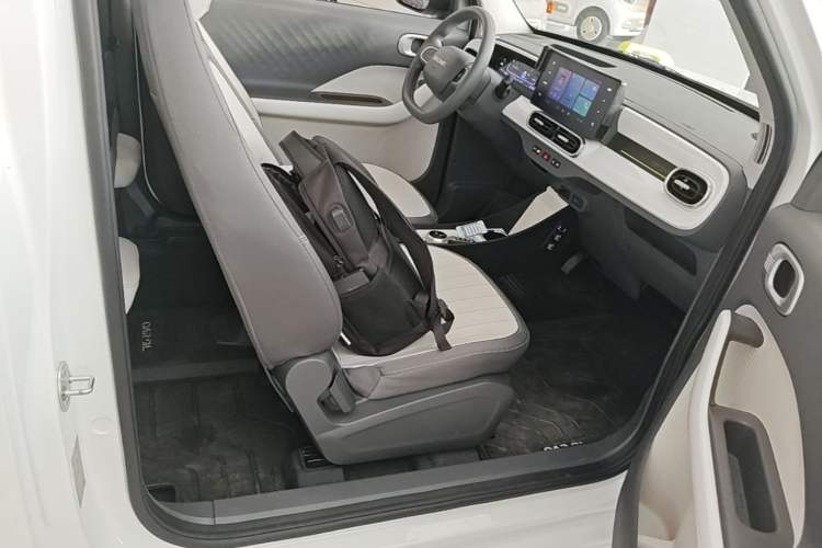 Used Geely Galaxy Panda 2025 210km Panda Rider Right Front Seat